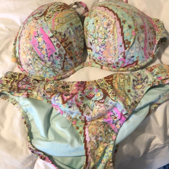 Swimsuit - Picture 6 of 6